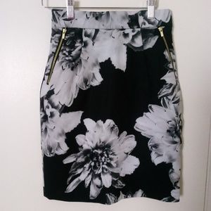 H&M Zipper Skirt Size 2